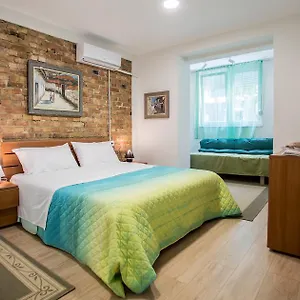 Artistic Oda ve Kahvaltı Tiran